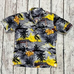 Hawaiian Vintage Royal Creation Button Up Aloha Beach Vacation Shirt